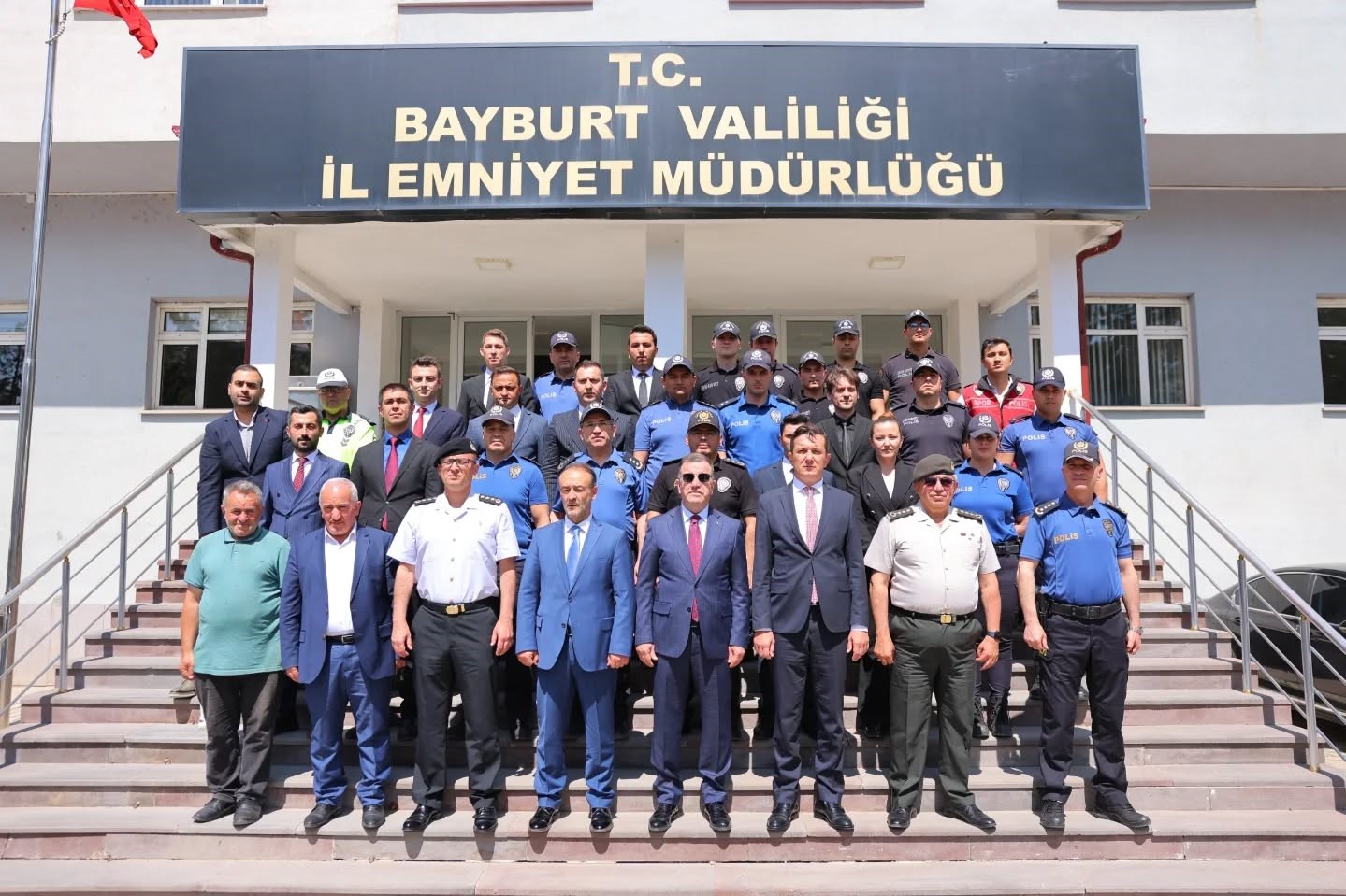 Bayburt’ta görevi başındaki güvenlik güçlerinin bayramı kutlandı 