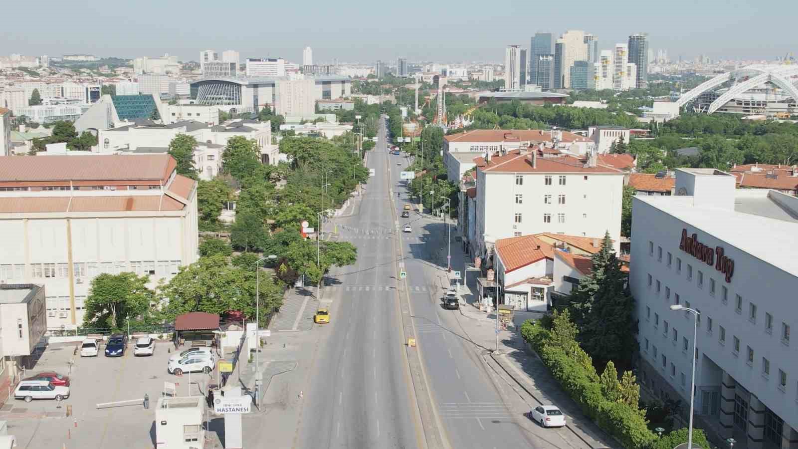 Kurban Bayramında Ankara sokakları boş kaldı 