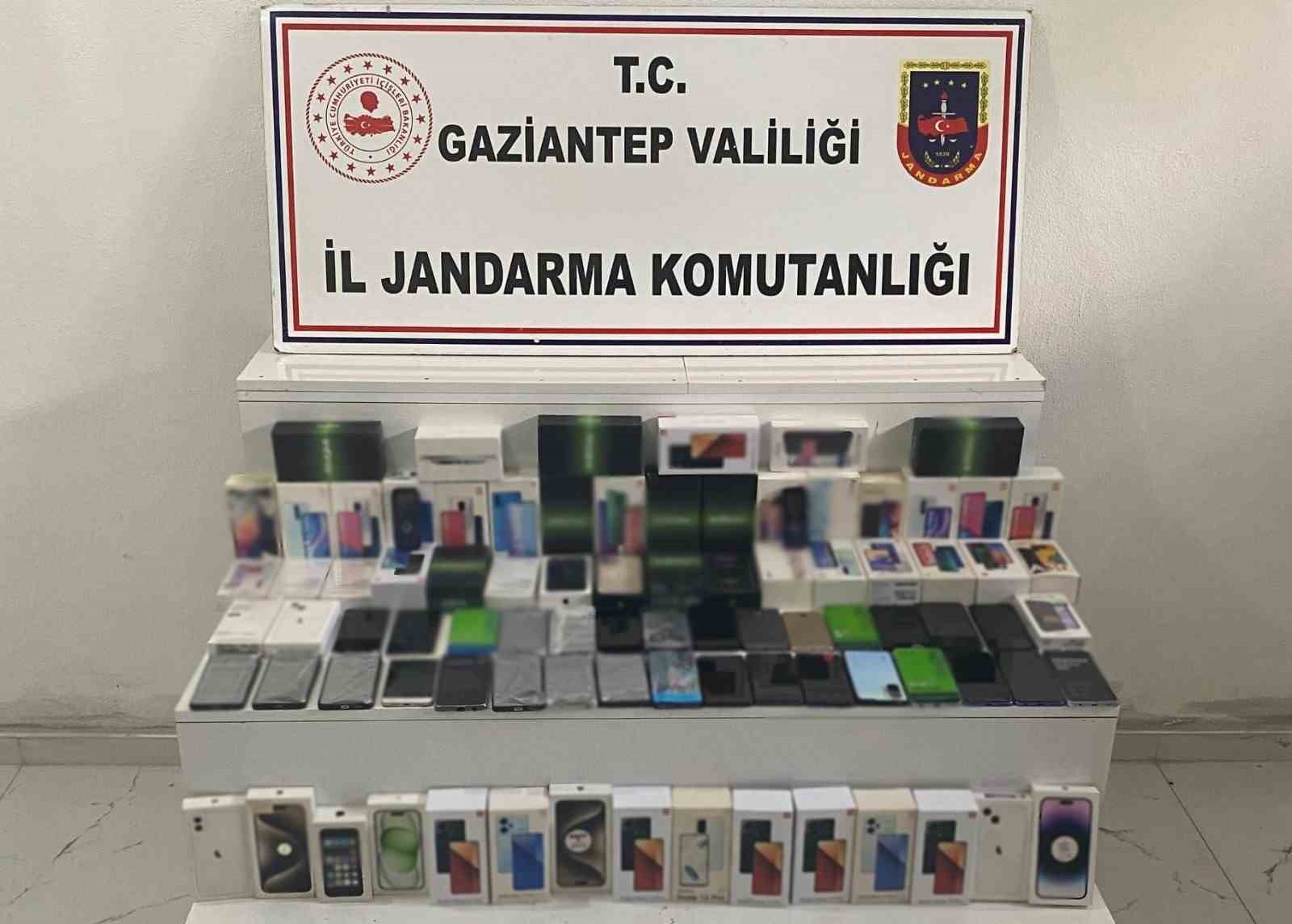 Gaziantep’te kaçakçılık ve uyuşturucu operasyonları: 12 tutuklama 