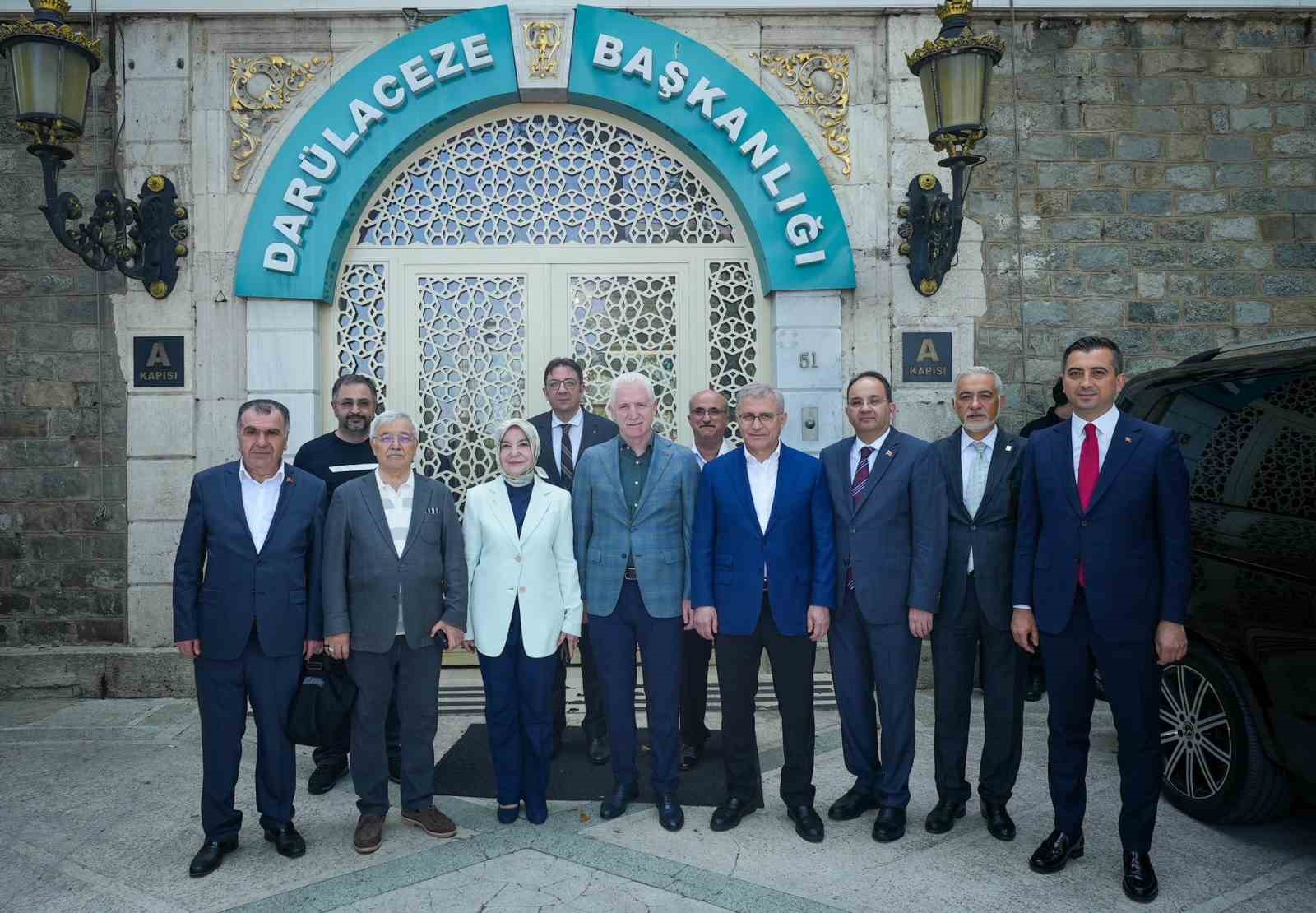 İstanbul Valisi Gül’den bayramın ilk günü anlamlı ziyaret 