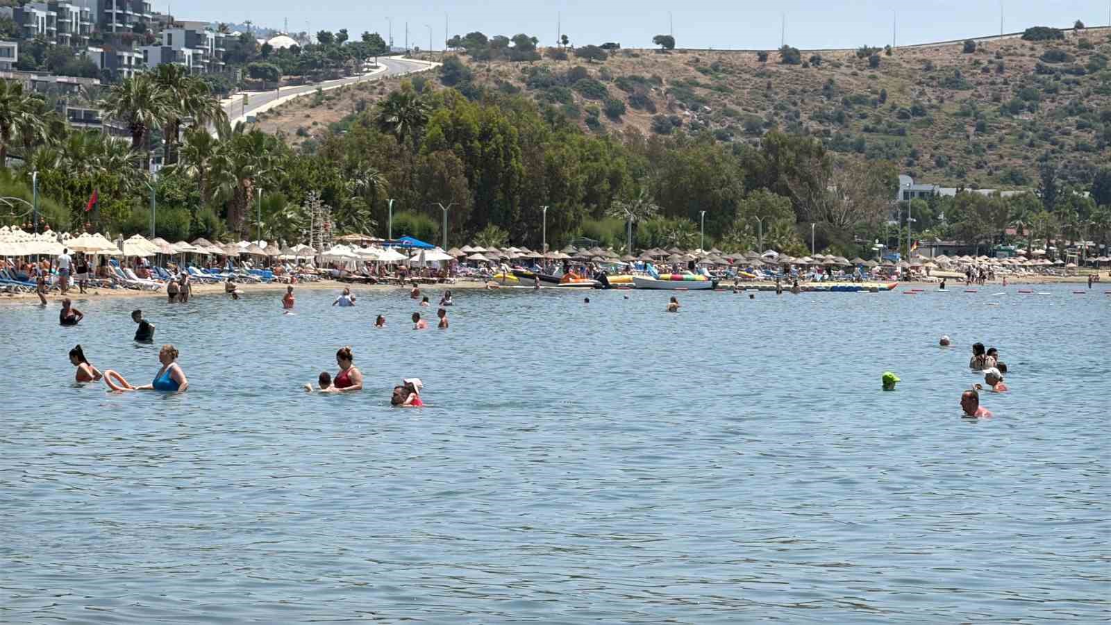 Bodrum sahillerinde ‘bayram’ yoğunluğu 