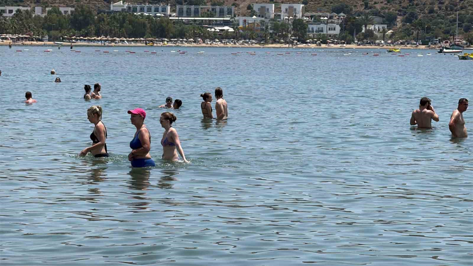 Bodrum sahillerinde ‘bayram’ yoğunluğu 