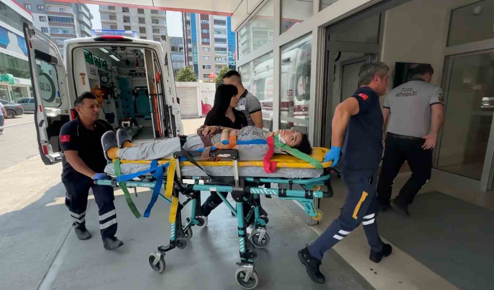 Samsun’da panelvan araç ile otomobil çarpıştı: 5 yaralı 