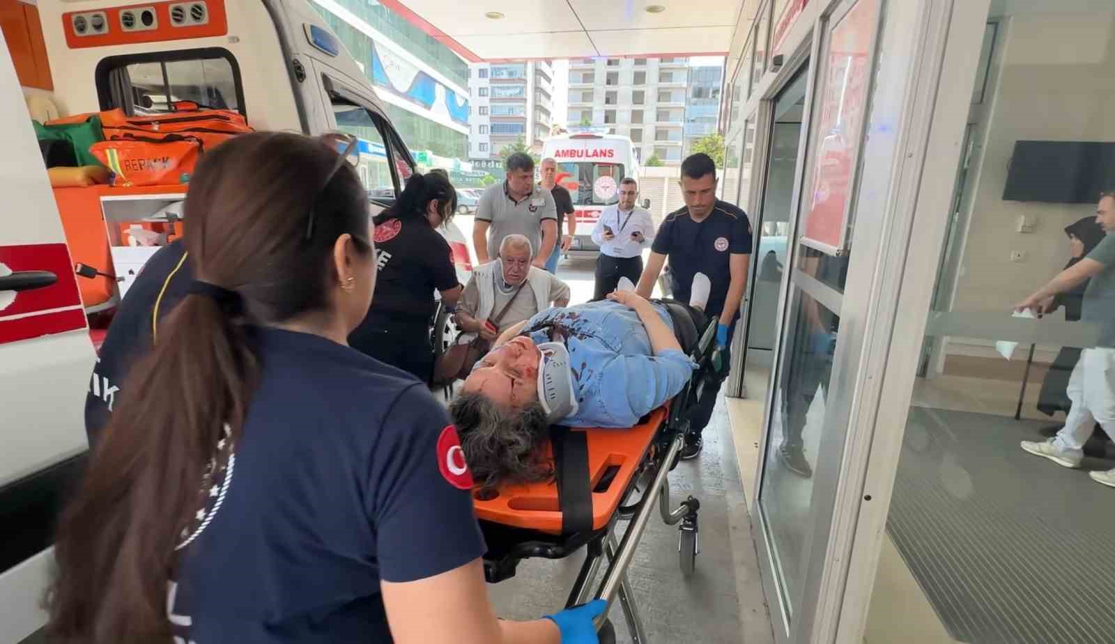 Samsun’da panelvan araç ile otomobil çarpıştı: 5 yaralı 