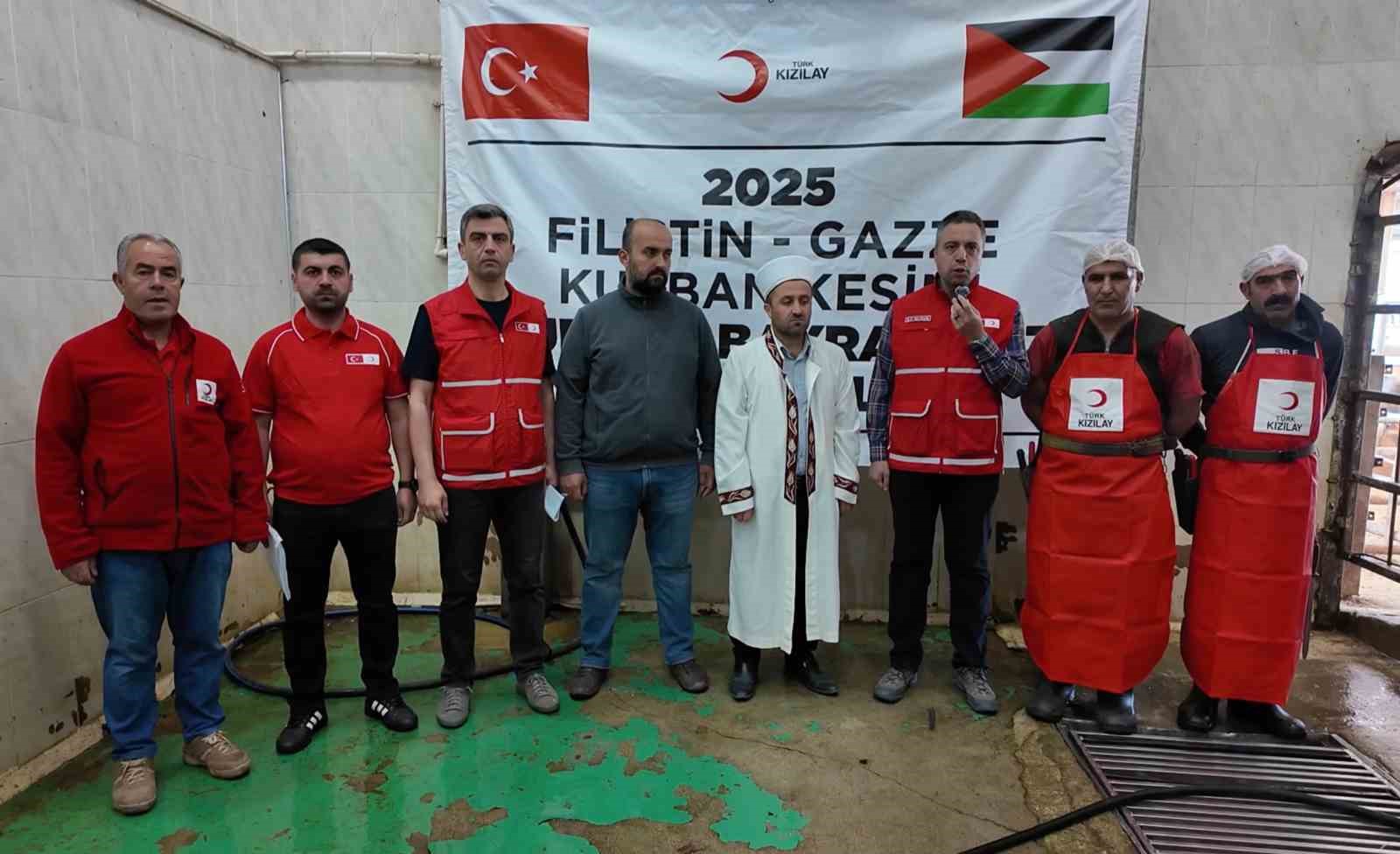 Türk Kızılay yurt içinde ve 22 ülkede kurban kesimlerine başladı 