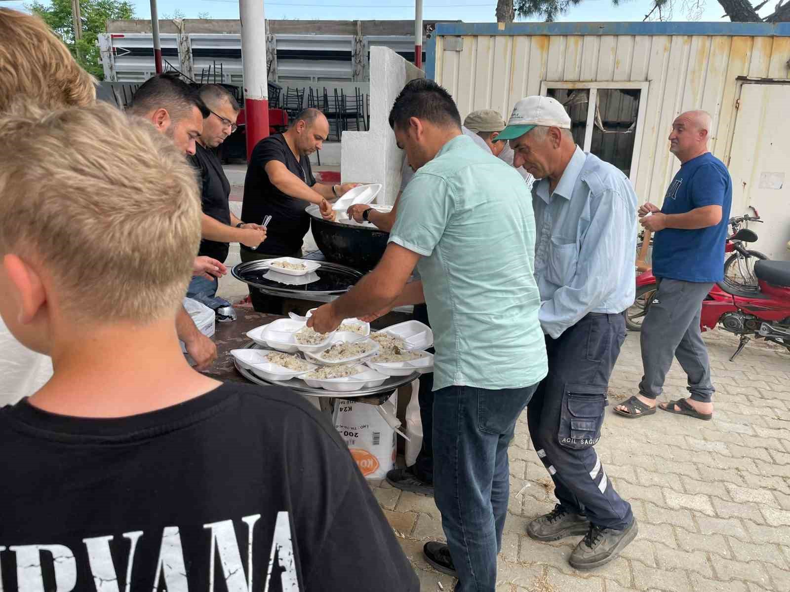 Edirne’nin bu köyünde her bayram öncesi mevlit geleneği asırlardır sürüyor 