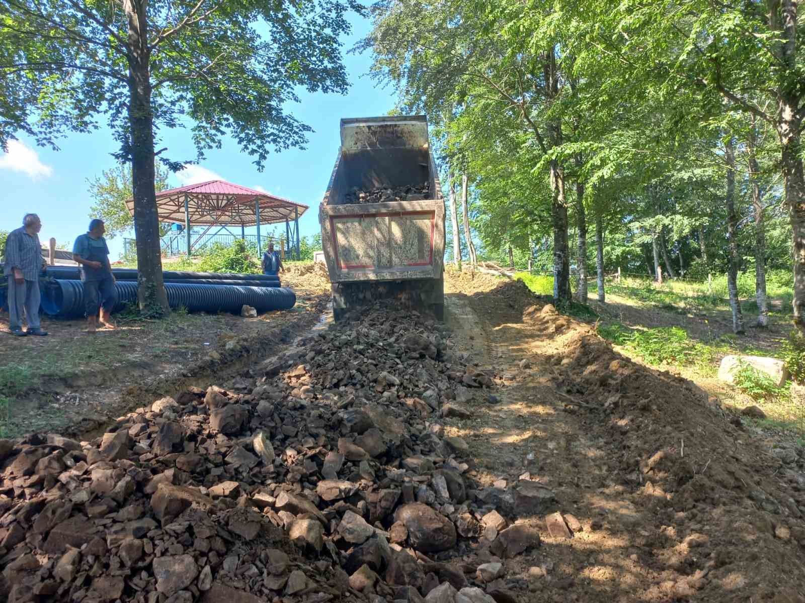 Köy alanlarına yeni yollar açılıyor 