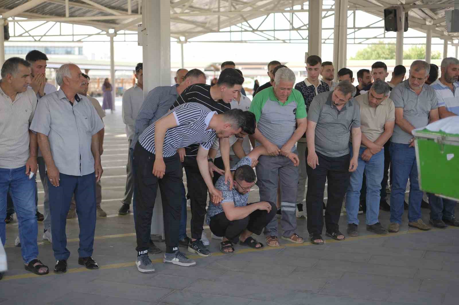 Binlerce balonun bırakıldığı Elif Azra, hayatını kaybetti 
