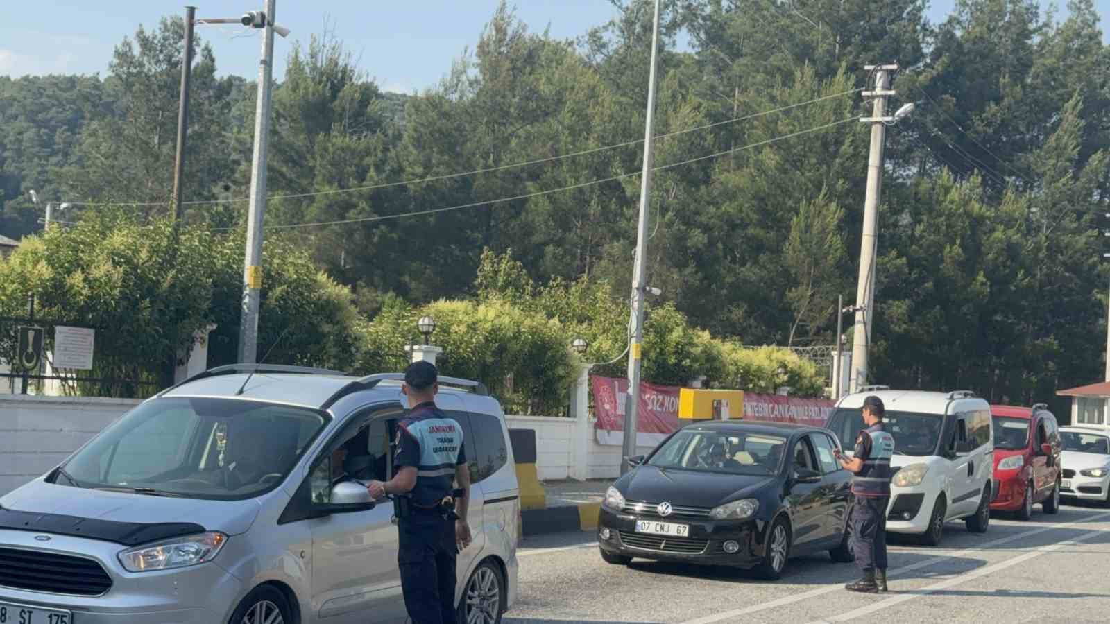Marmaris ve Datça’ya 25 bin araç giriş yaptı 