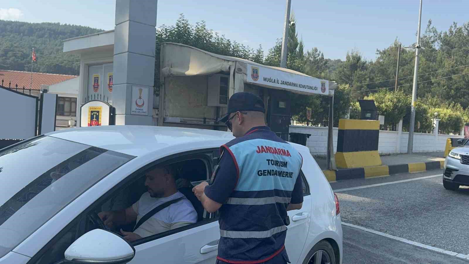 Marmaris ve Datça’ya 25 bin araç giriş yaptı 
