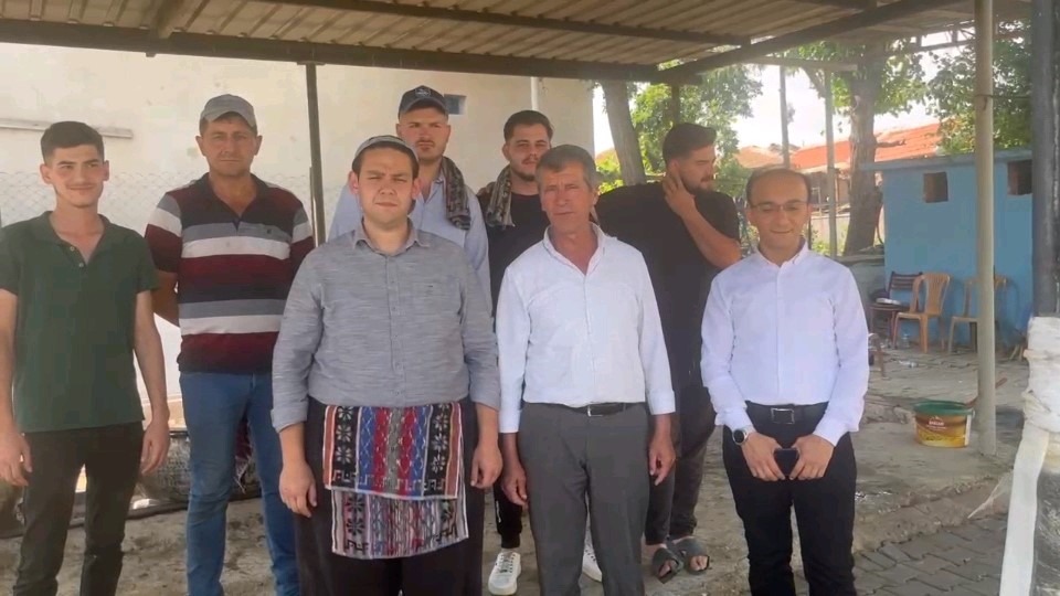 Bu köyde pişmiş kurban eti her eve giriyor 