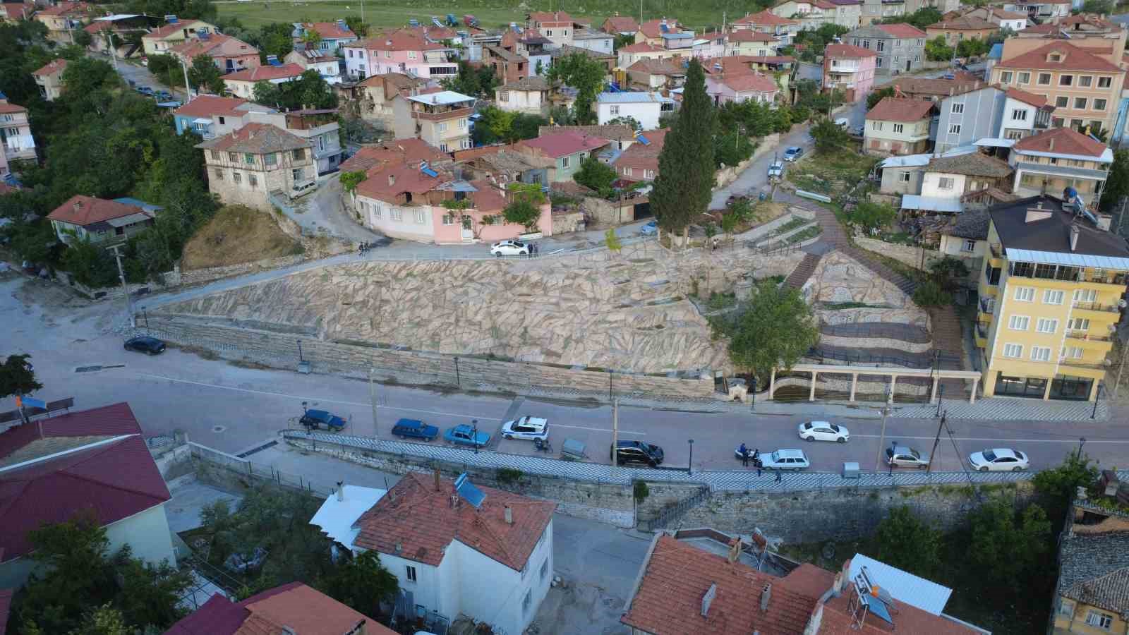 Atıl alan, göz kamaştıran şelaleye dönüştü 