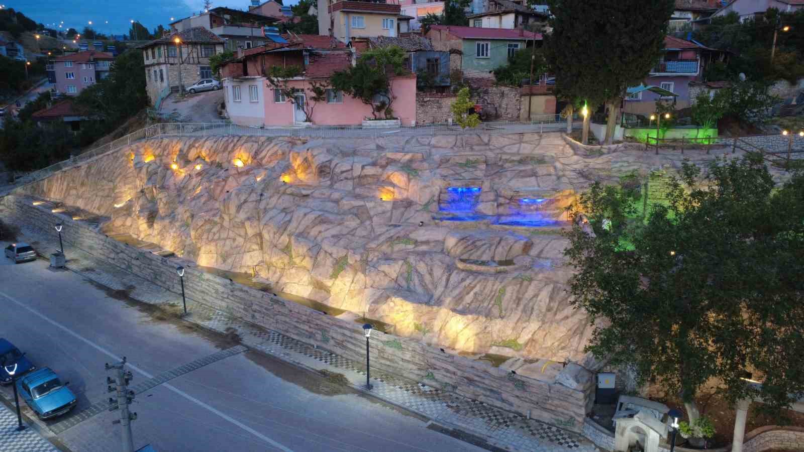 Atıl alan, göz kamaştıran şelaleye dönüştü 