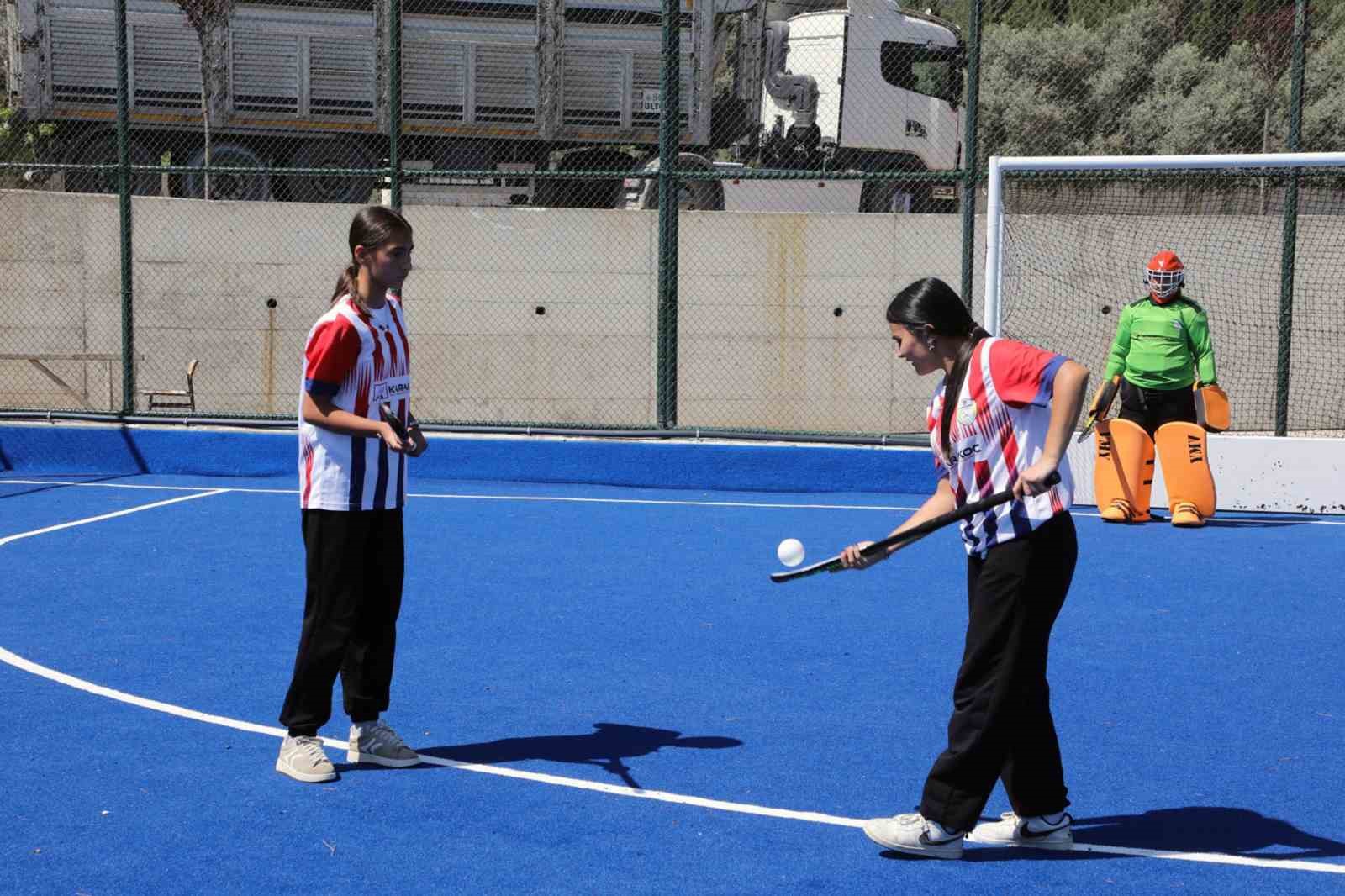 Bozüyük çim hokeyi sahasına kavuştu 