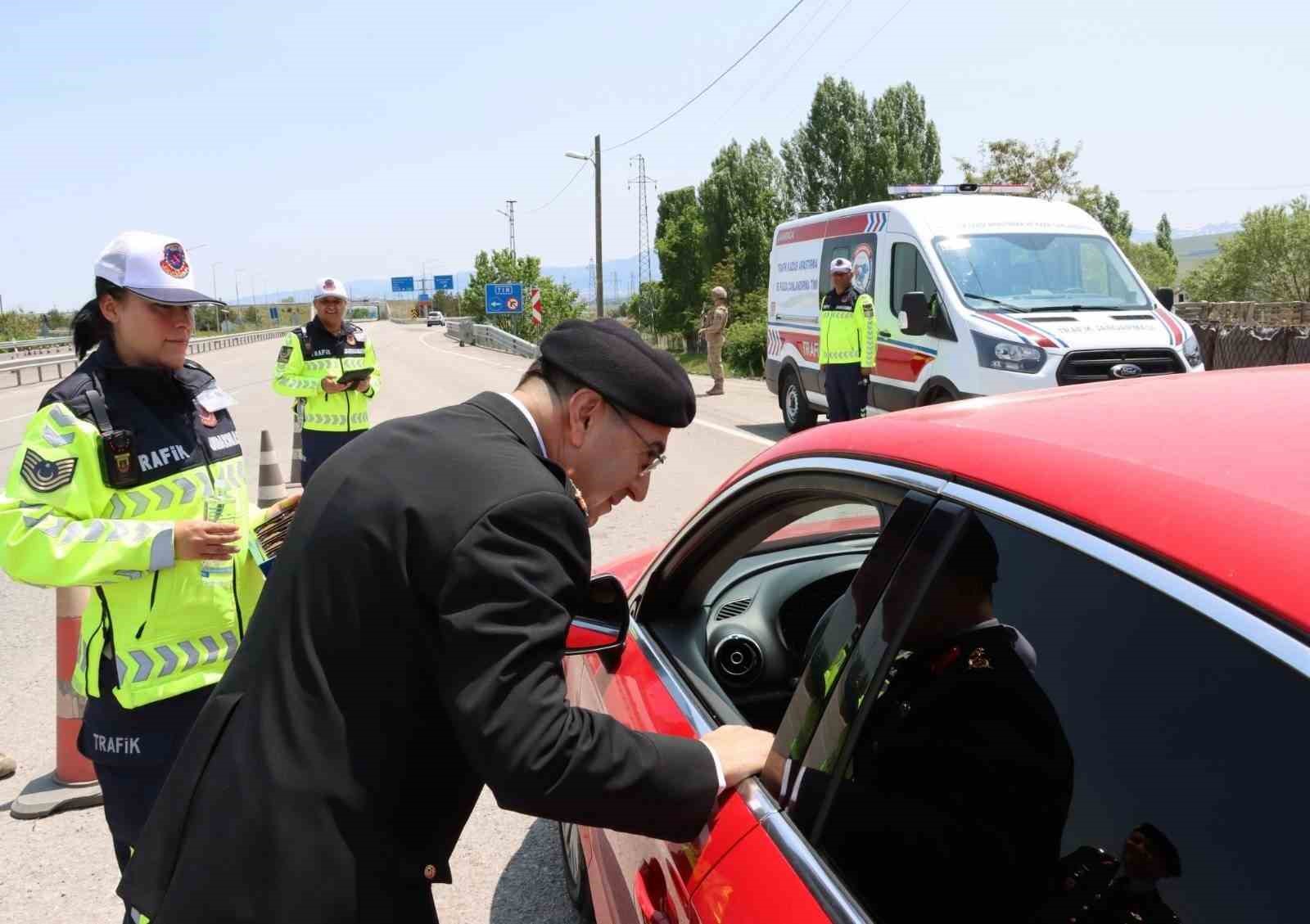 Jandarmadan bayram denetimleri sürüyor 