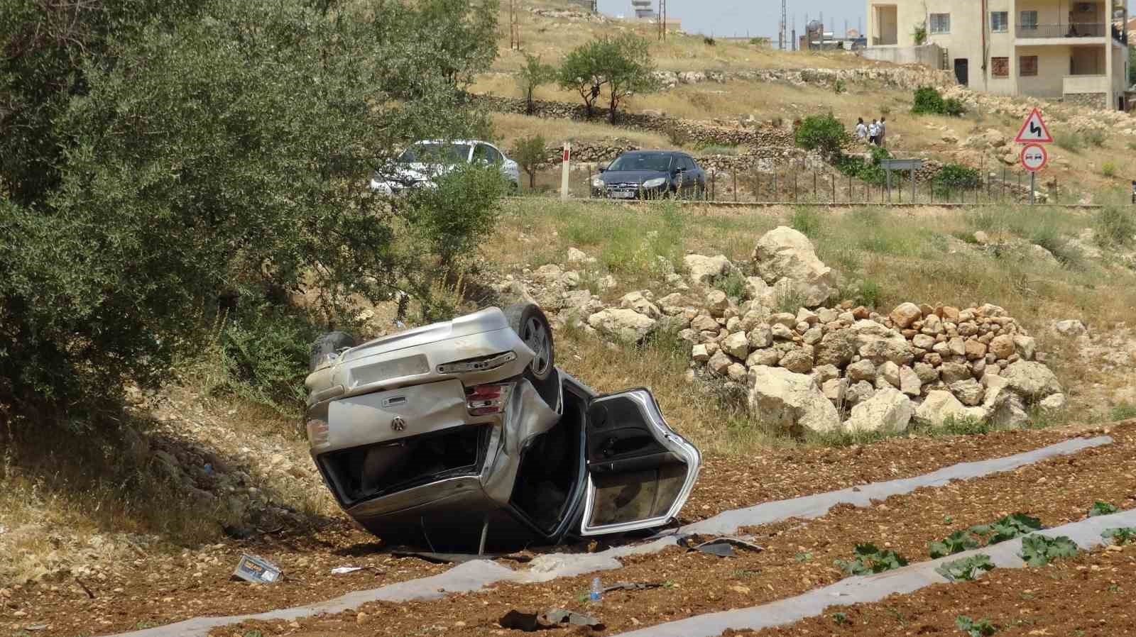 Gercüş’te virajı alamayan otomobil takla attı: 3 yaralı 