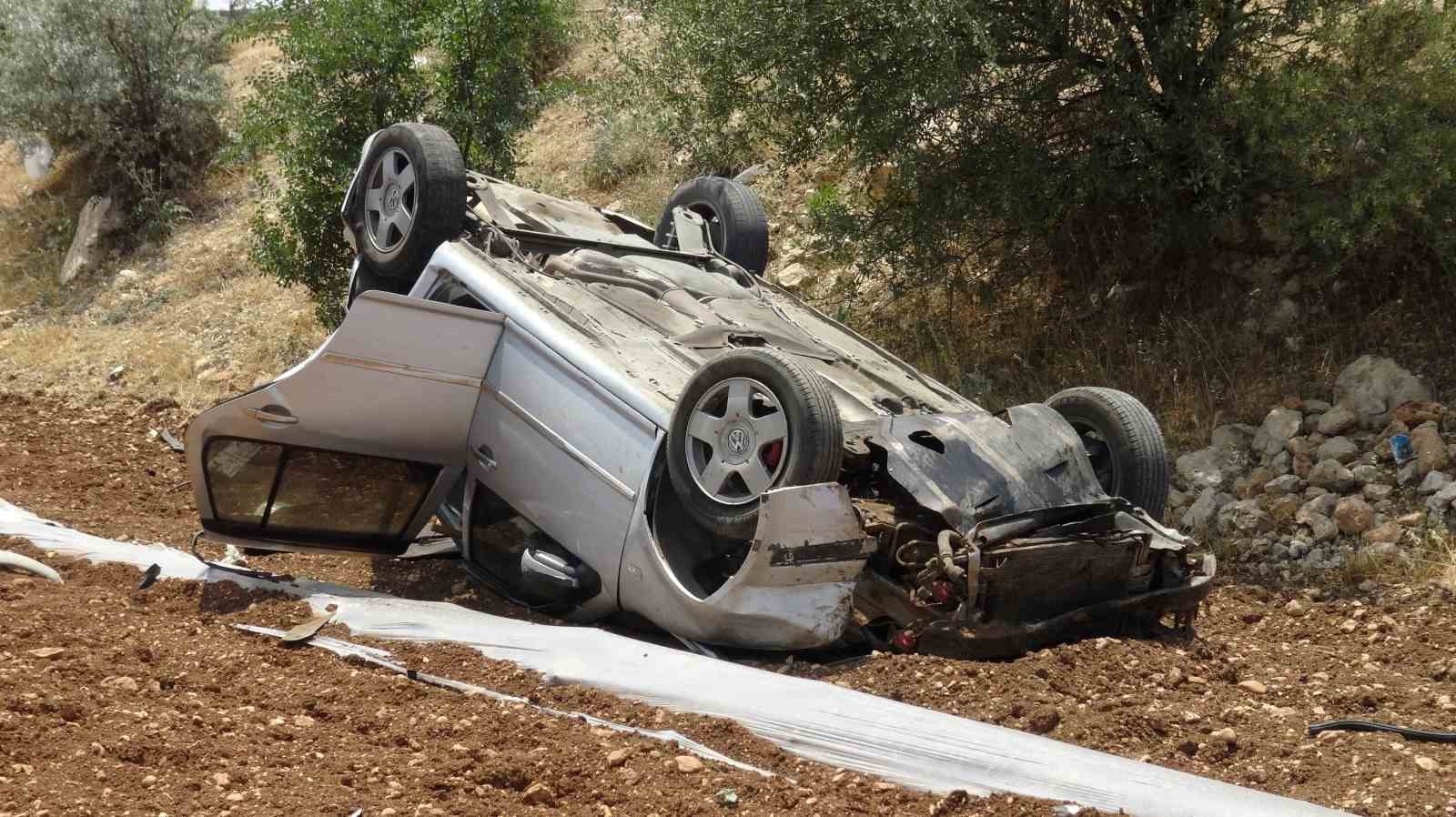 Gercüş’te virajı alamayan otomobil takla attı: 3 yaralı 