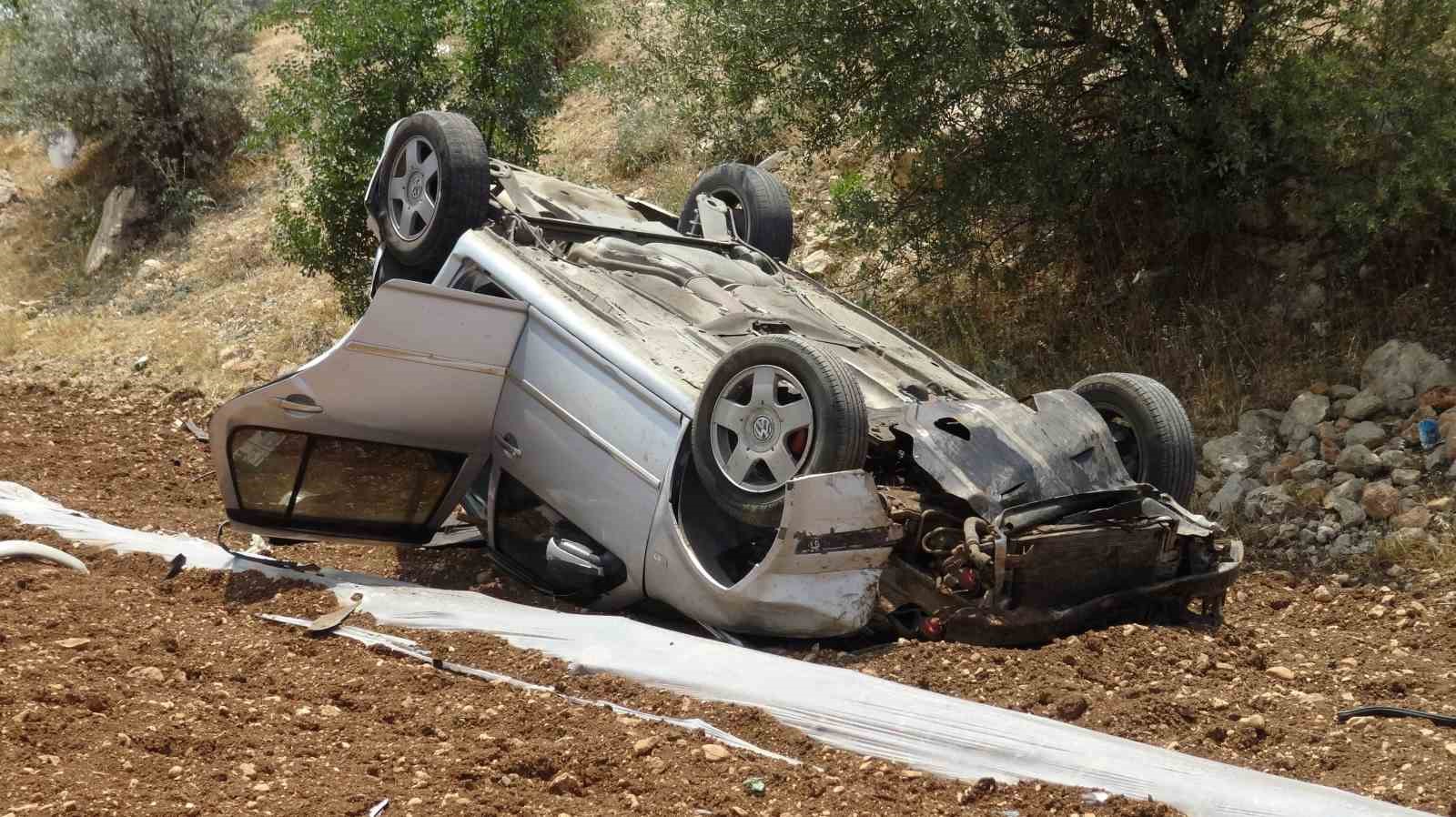 Gercüş’te virajı alamayan otomobil takla attı: 3 yaralı 