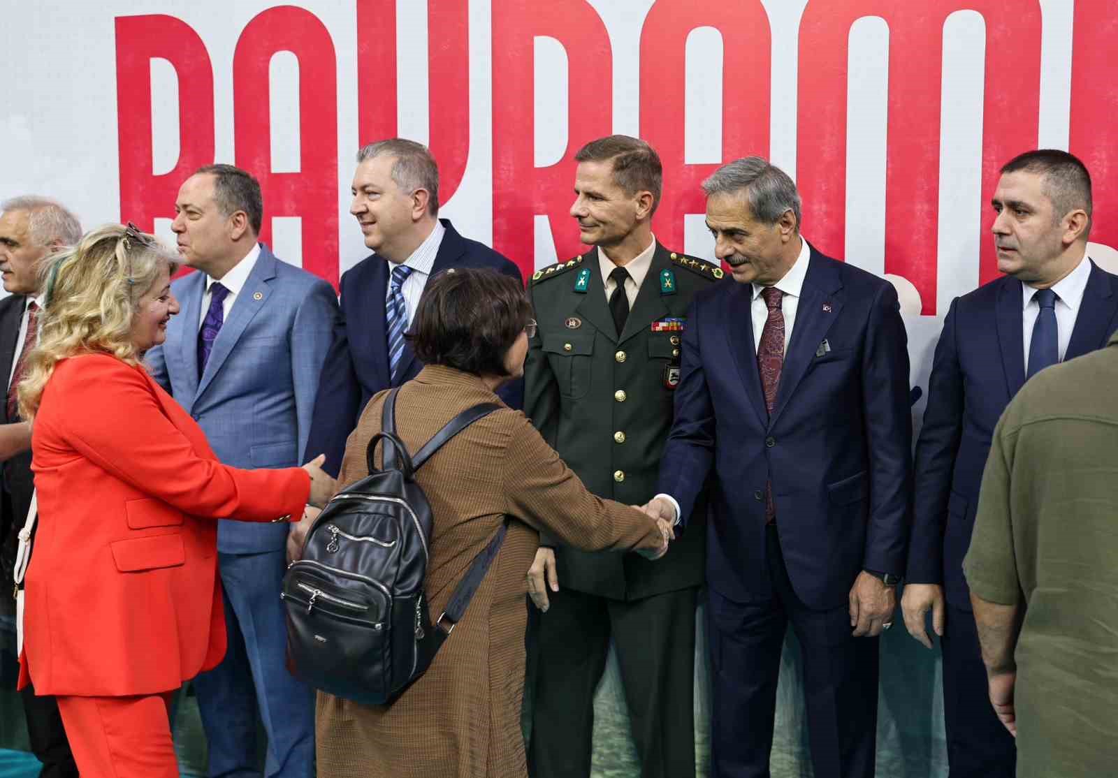 Sakarya protokolü bayramlaştı 