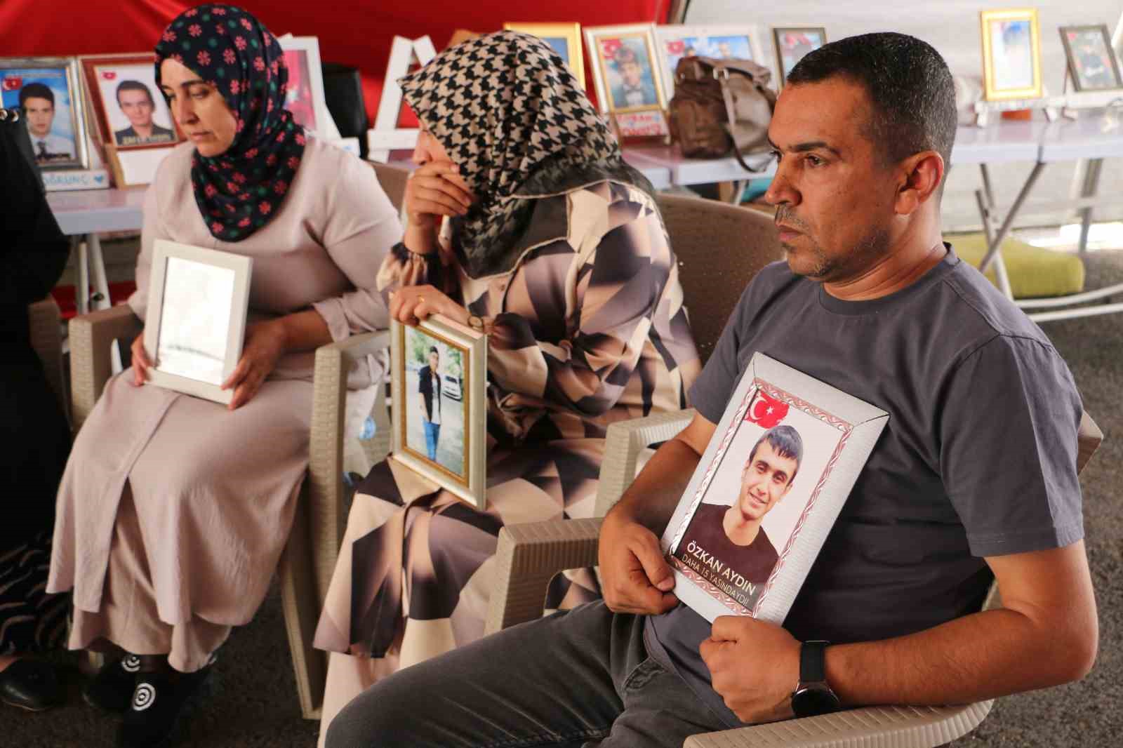 Diyarbakır anneleri bayramda da çadırdan ayrılmadı, eylemlerine devam etti 