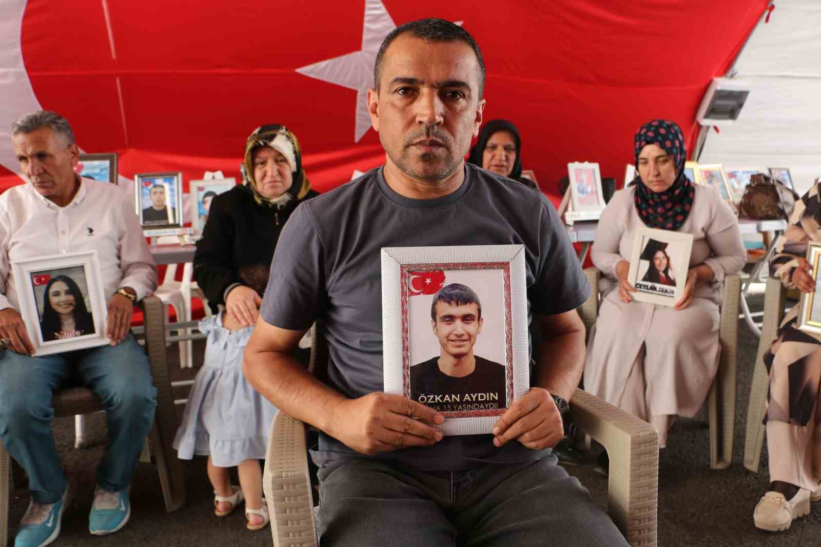 Diyarbakır anneleri bayramda da çadırdan ayrılmadı, eylemlerine devam etti 