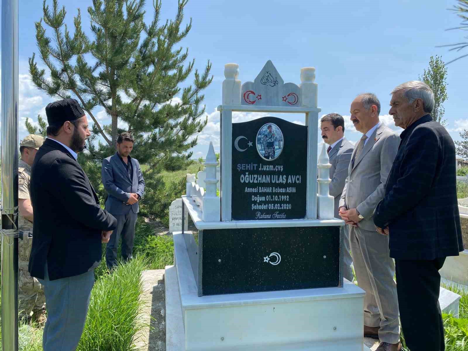 Arpaçay’da şehitler bayramda unutulmadı 