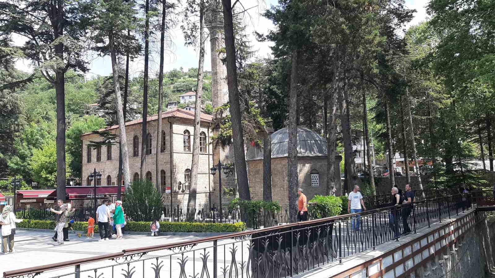 Akşemseddin Hazretleri Türbesine bayram tatilinde yoğun ilgi 