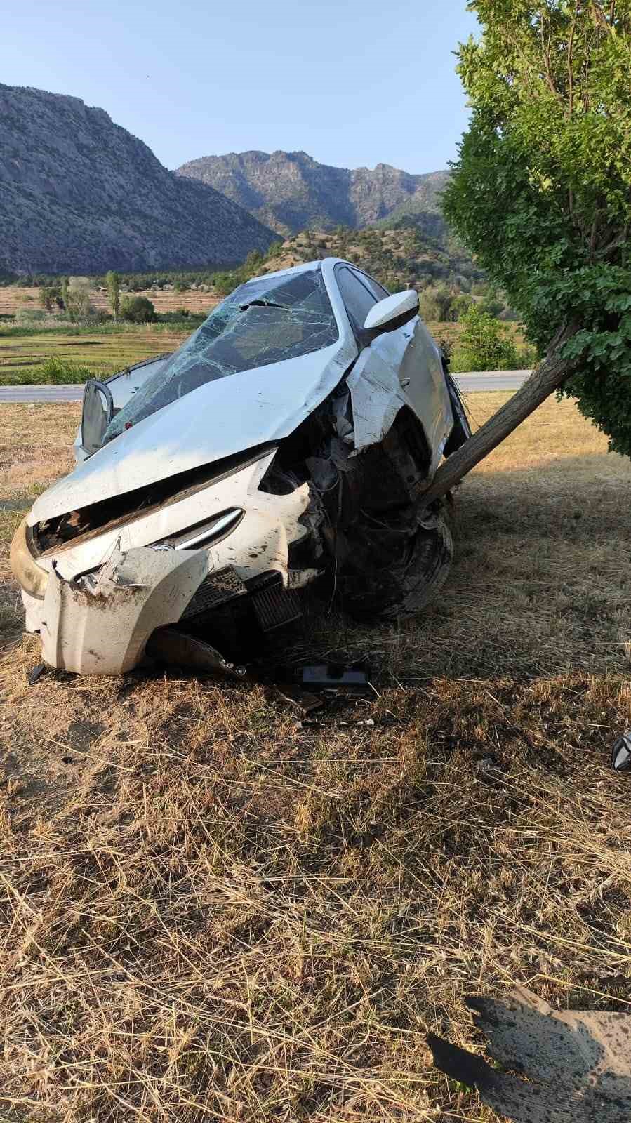 Çorum’da iki otomobil çarpıştı: 2 yaralı 