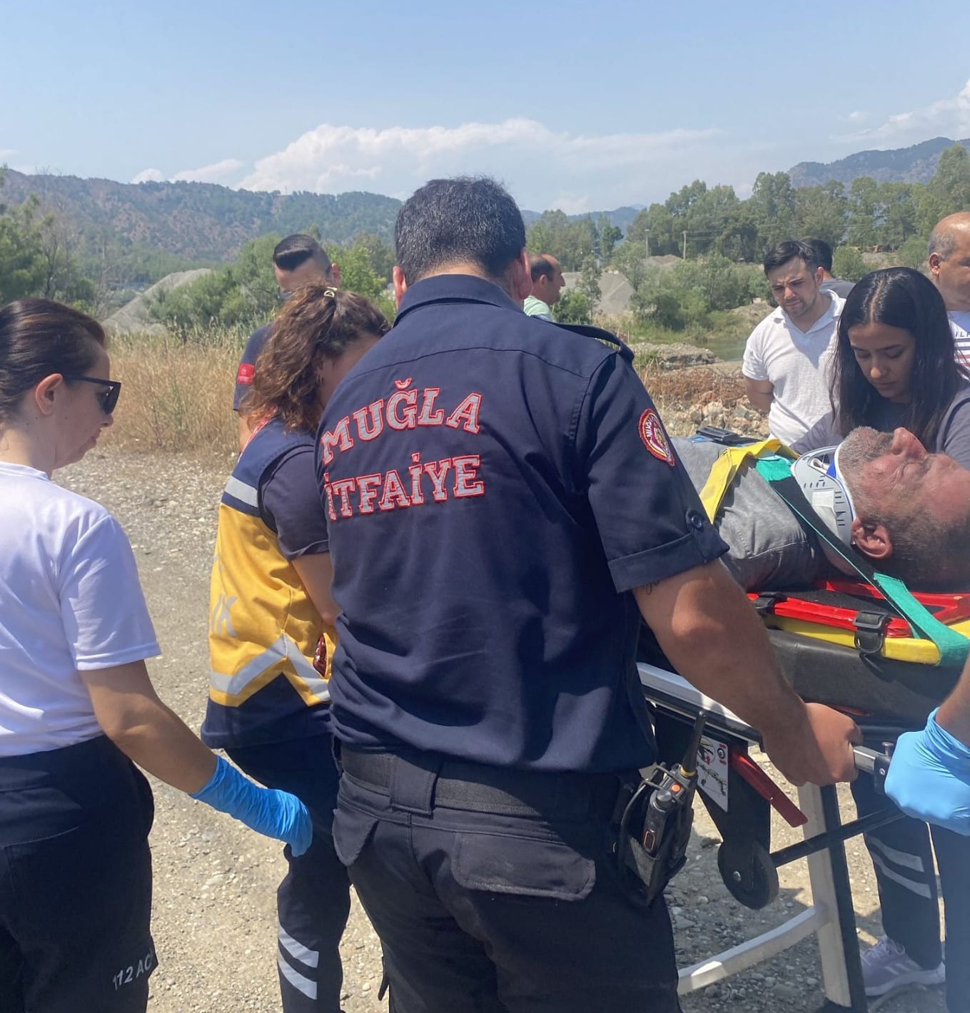 Ortaca’da uçurumdan düşen bir kişi kurtarıldı 