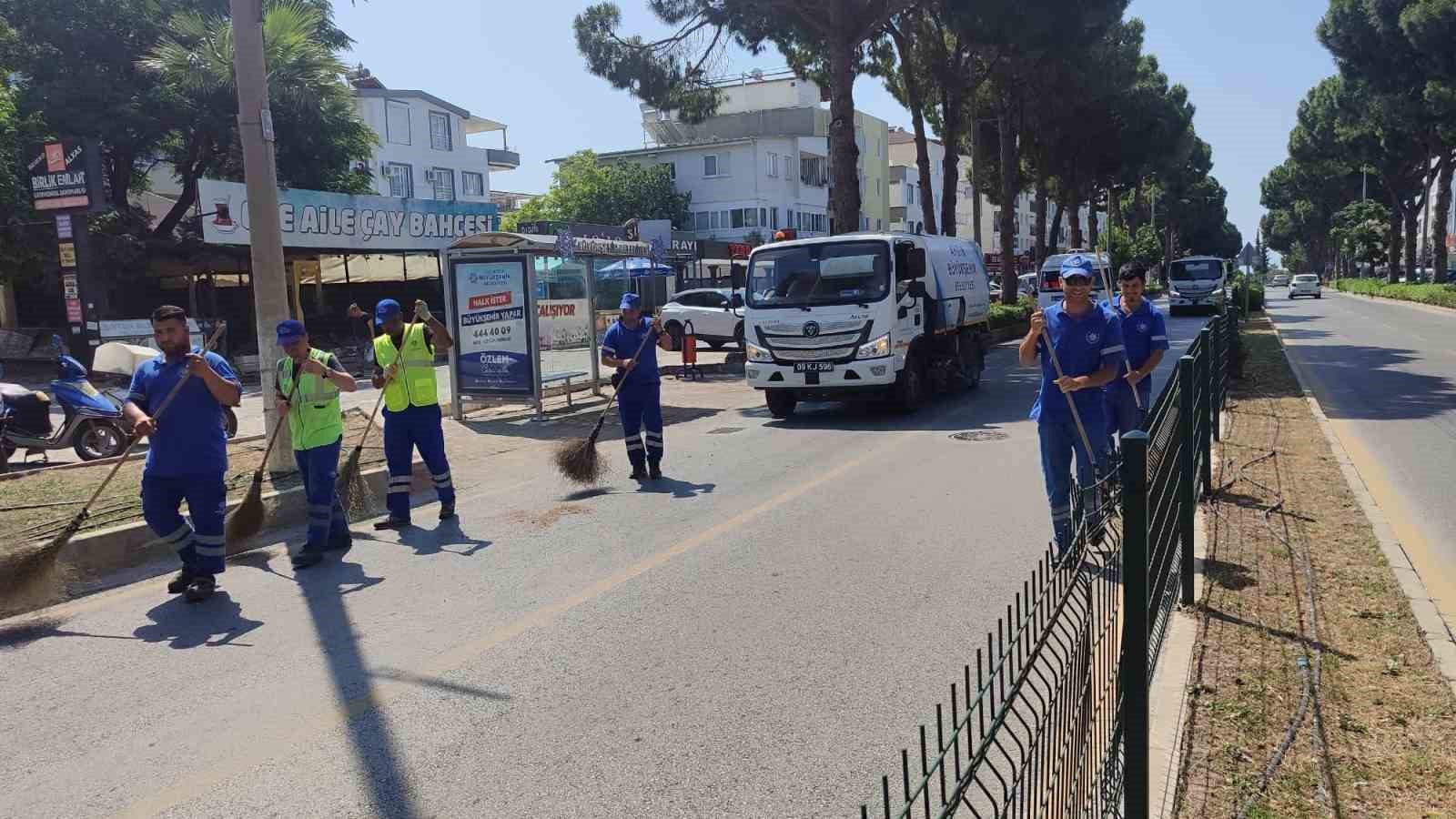 Başkan Çerçioğlu’nun çalışmaları ile Kuşadası ve Didim pırıl pırıl oluyor 
