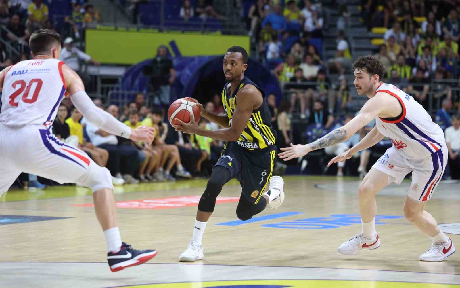 Fenerbahçe, seride 2-0 öne geçti 