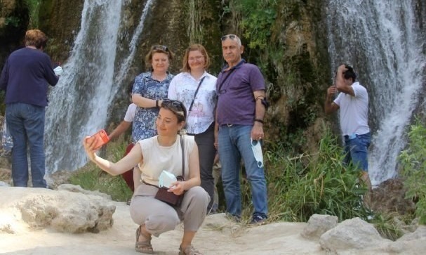Girlevik Şelalesi’ne bayramda ziyaretçi akını 