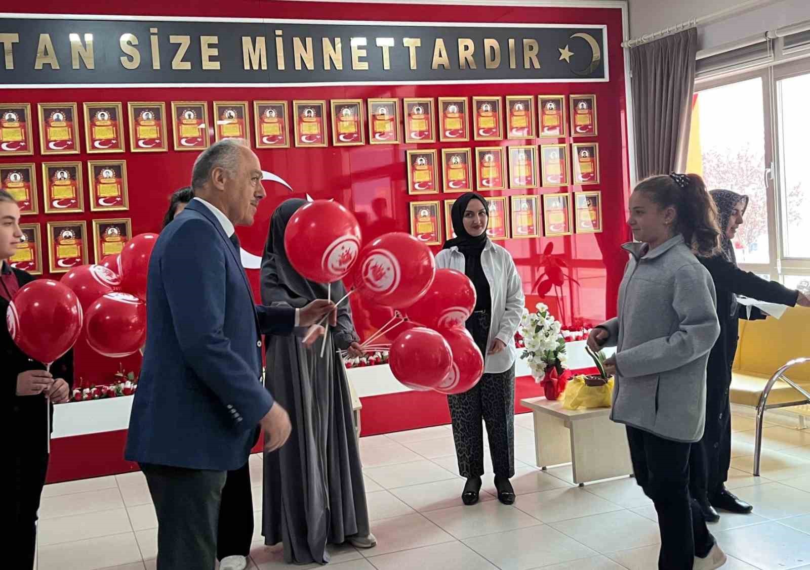 Bayburt’ta öğrencilere sosyal hizmetler tanıtıldı 