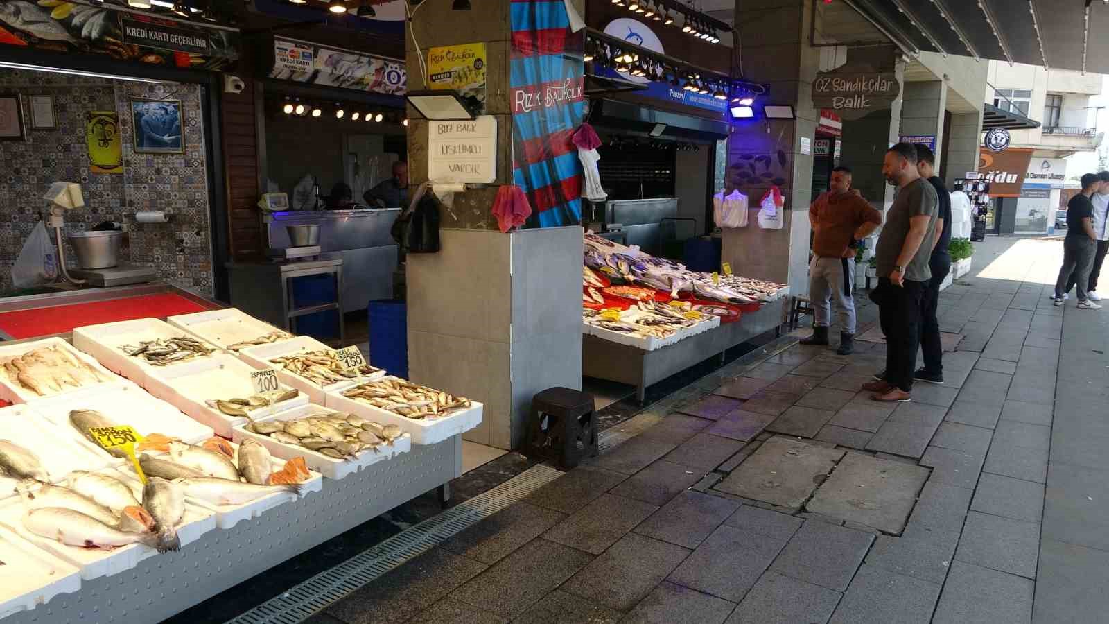 Balık hali sessizliğe büründü 