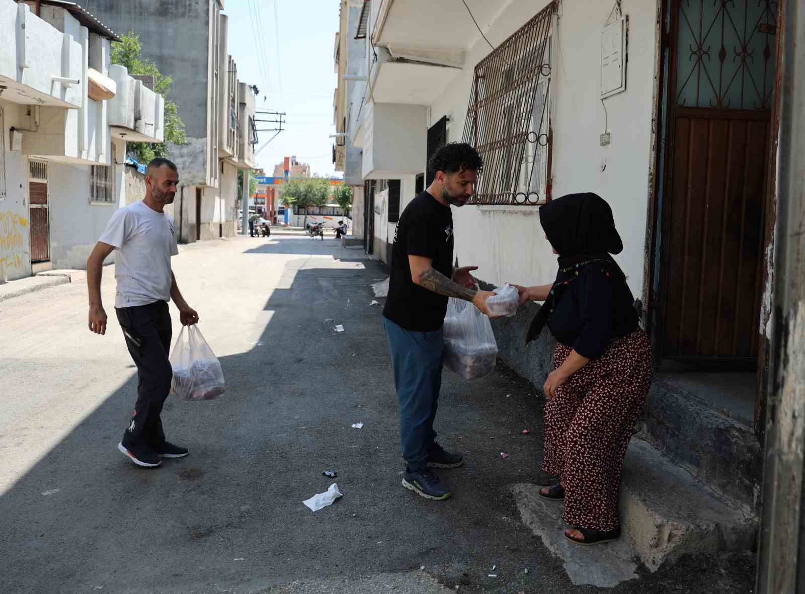 Adana’da ihtiyaç sahibi ailelere et dağıtıldı 