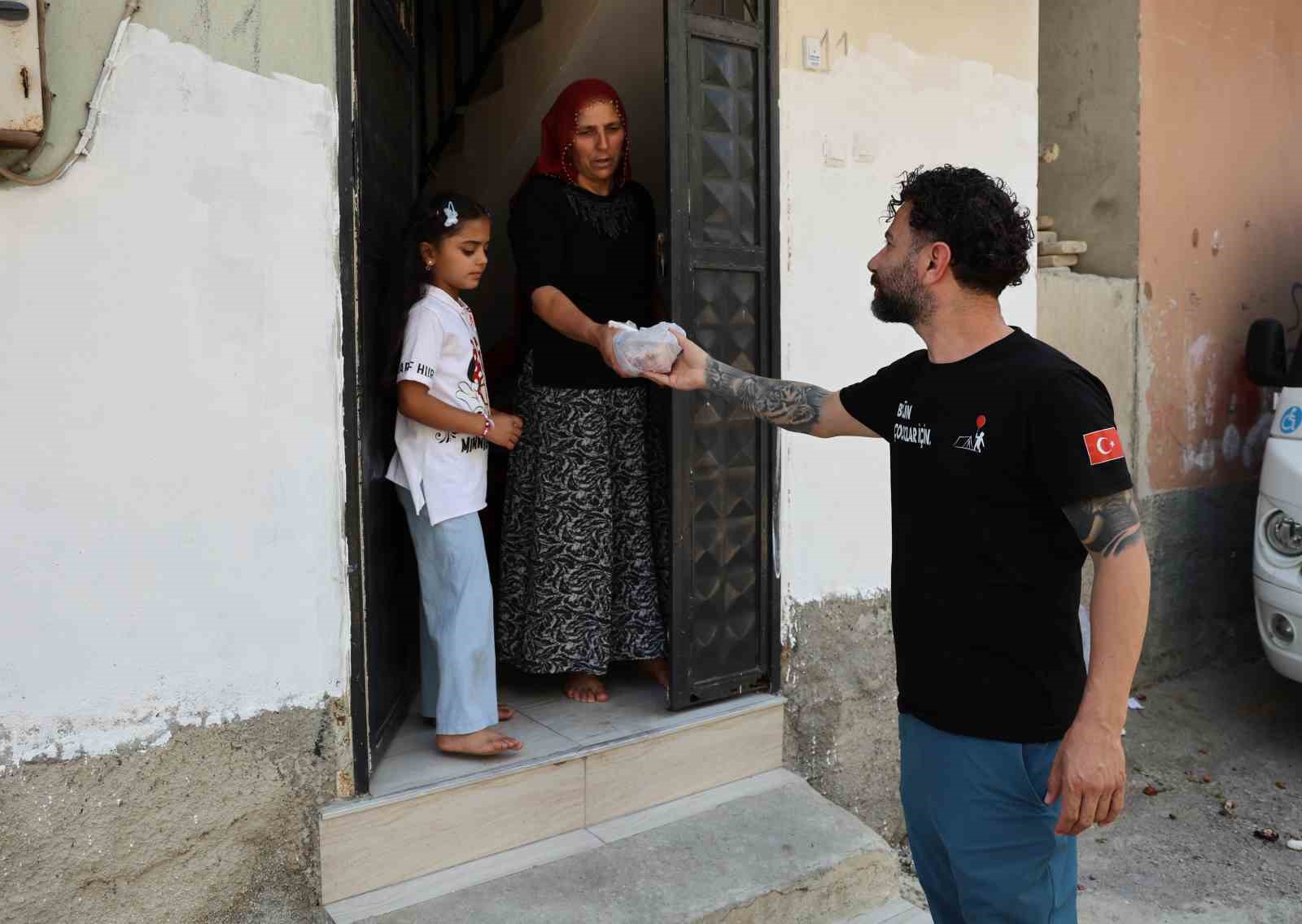 Adana’da ihtiyaç sahibi ailelere et dağıtıldı 