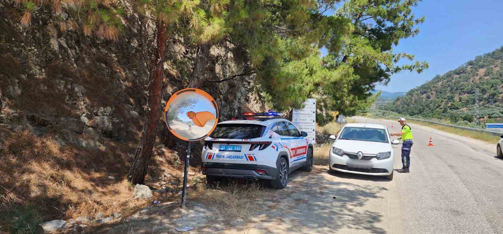 Jandarma’dan bayramda trafik bilgilendirmesi 