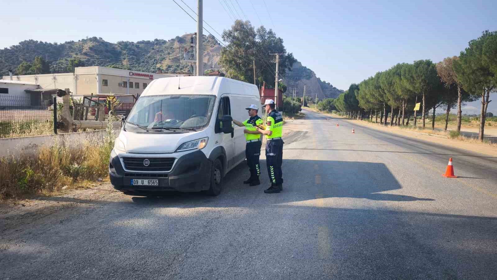 Köşk’te 201 araç sorgulandı 