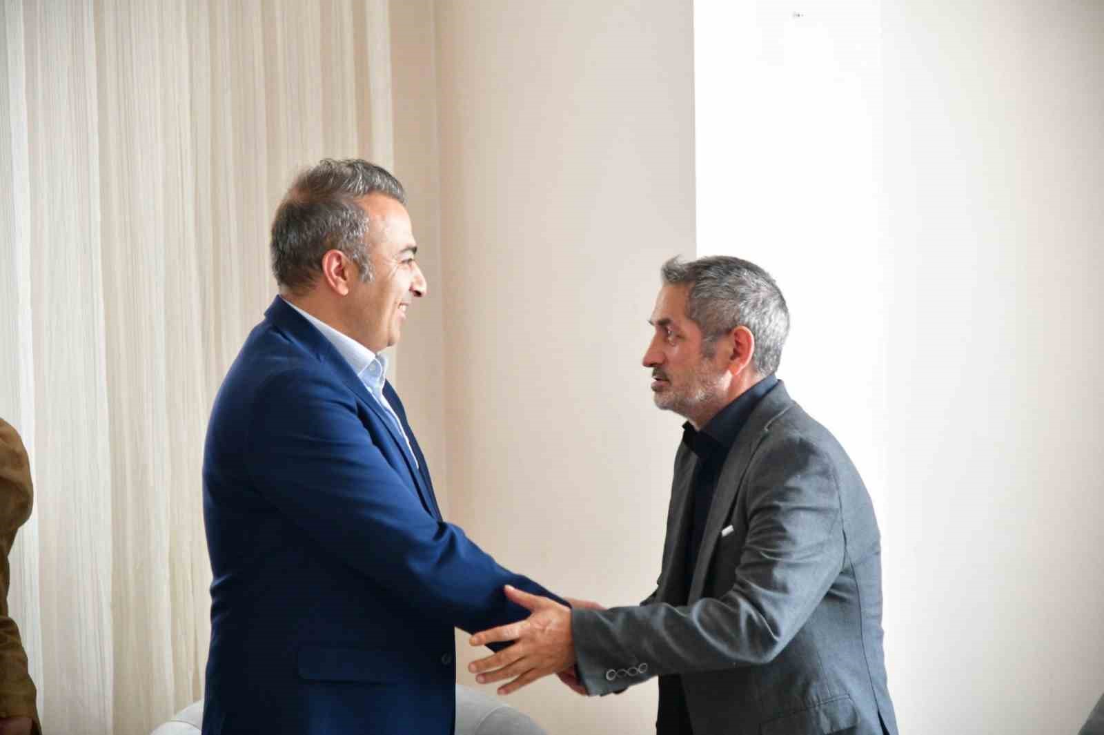 Vali Çiçek, şehit aileleri ile bayramlaştı