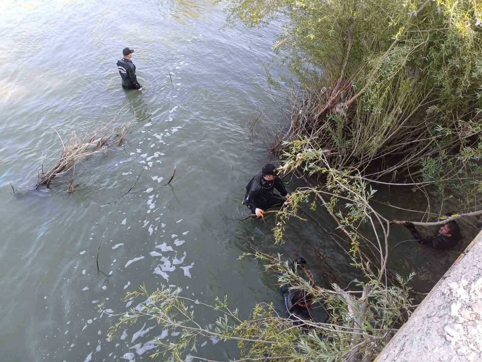Balık tutmak için girdiği Aras Nehrinde boğularak hayatını kaybetti 
