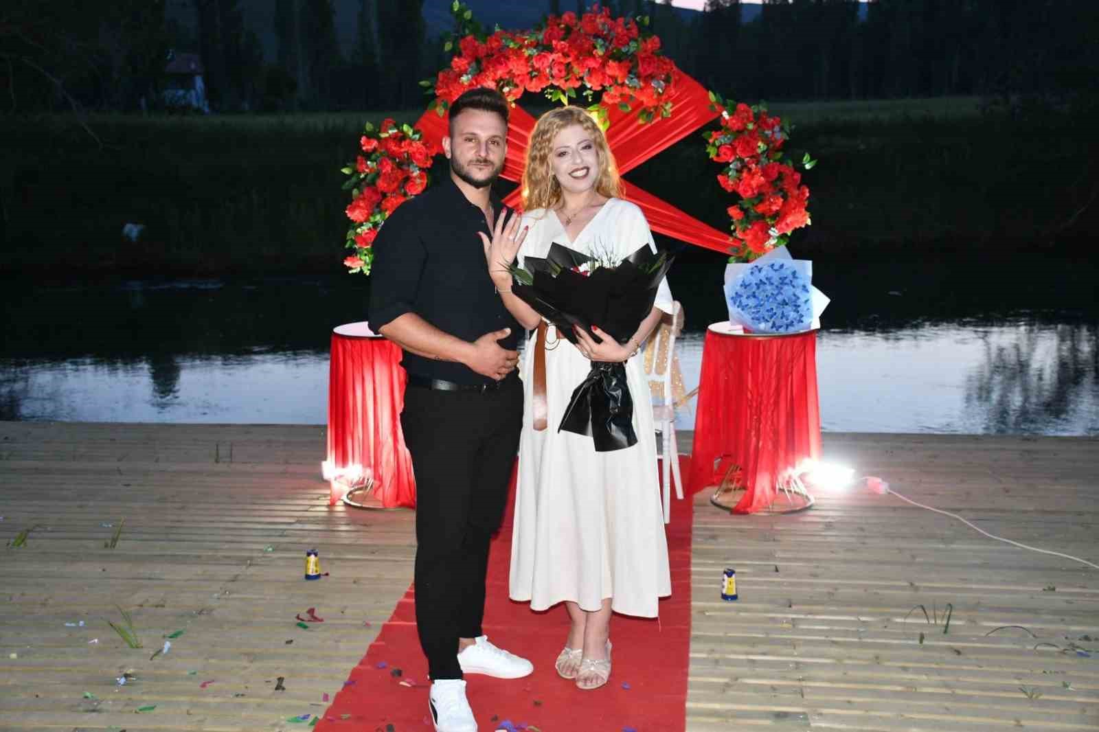 Zamantı Irmağı’nda sürpriz evlilik teklifi 