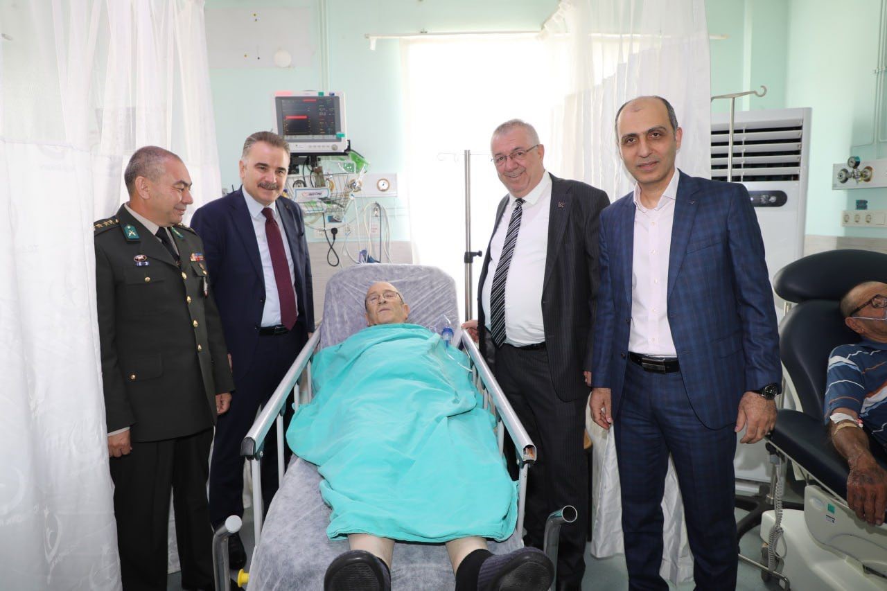 Edremit’te kurumlar arası bayramlaşma töreni düzenlendi 