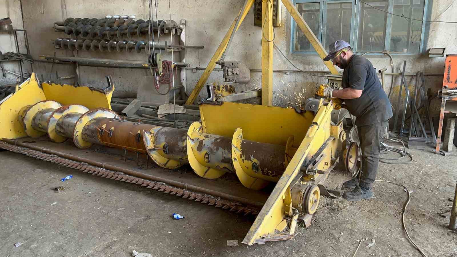 Ülkenin dört bir yanından gelen biçerdöverler Yerköy’de bakım ve onarımdan geçiyor 