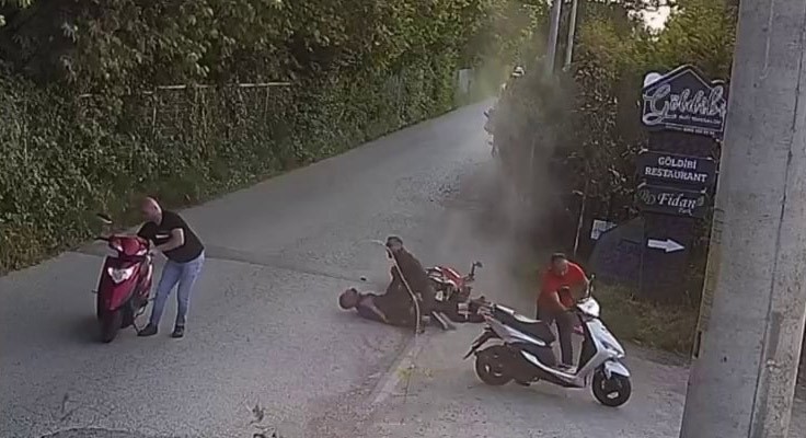 Kasksız sürüş canına mal oluyordu: O anlar kamerada 