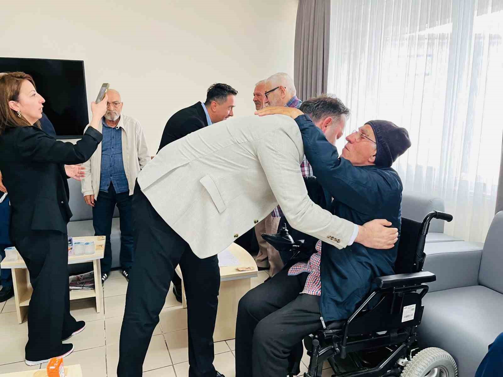 Bayramda huzurevi sakinleri unutulmadı 
