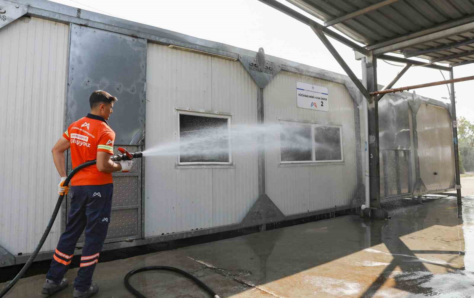 Mersin’de kurban kesim alanları temizlendi 