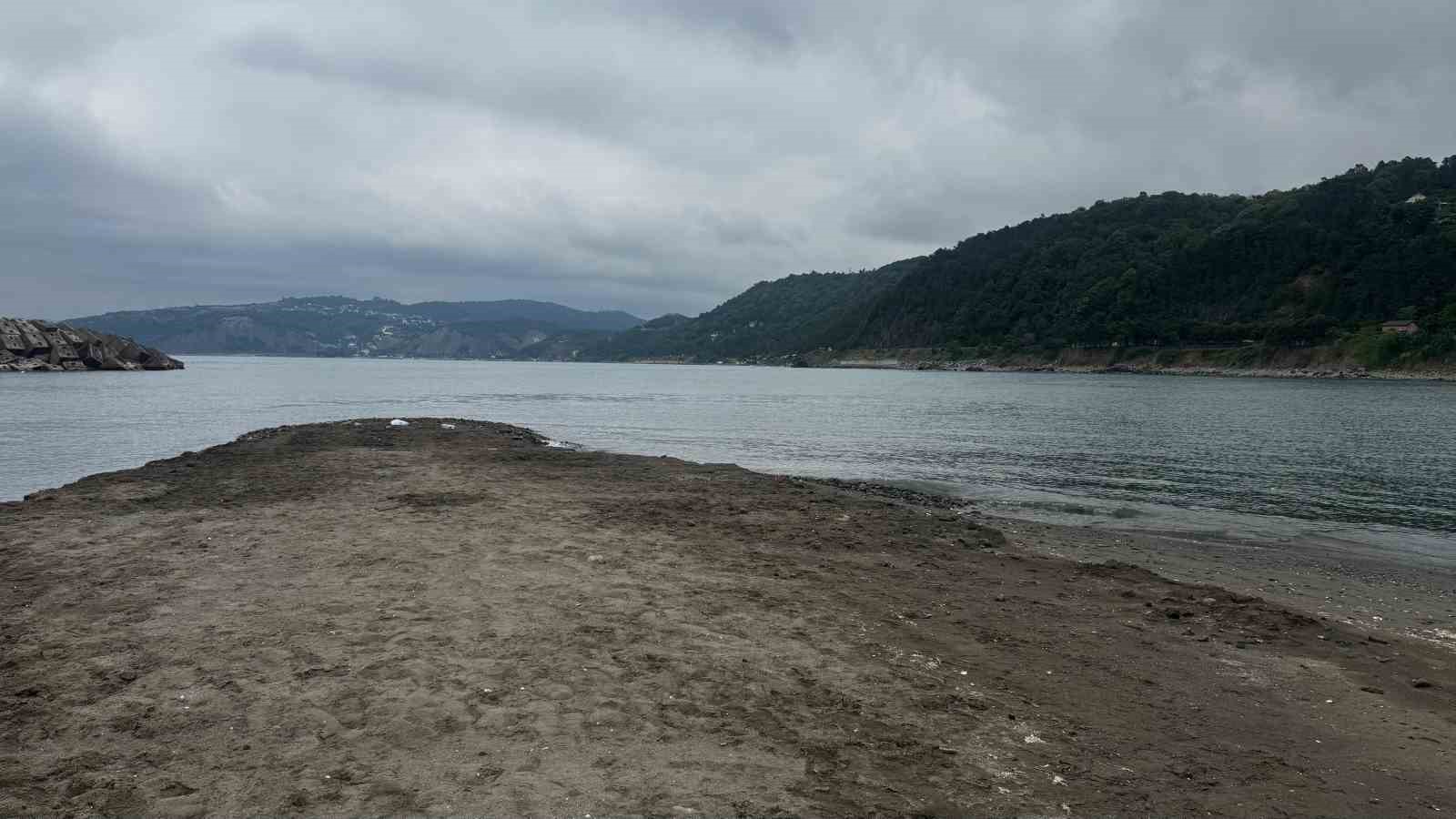 Boğulma vakalarının önüne geçmek için o bölgede sezon boyu denize girmek yasaklandı 