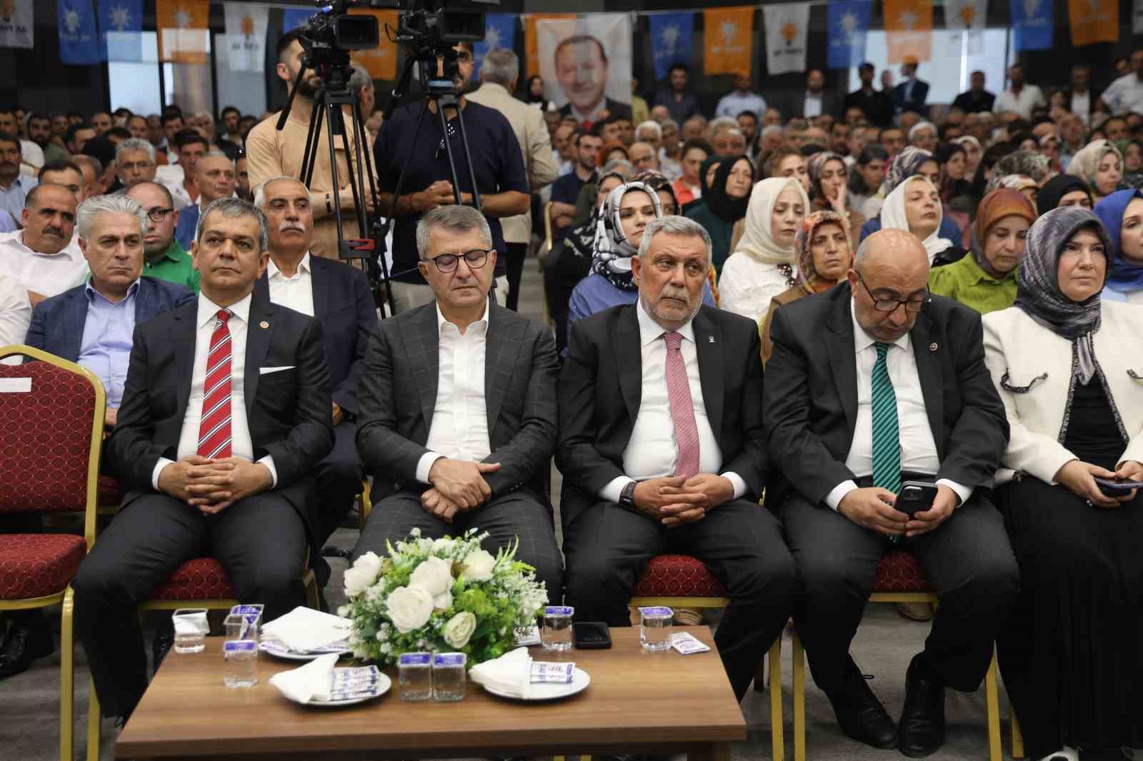 AK Parti Elazığ teşkilatında bayramlaşma 