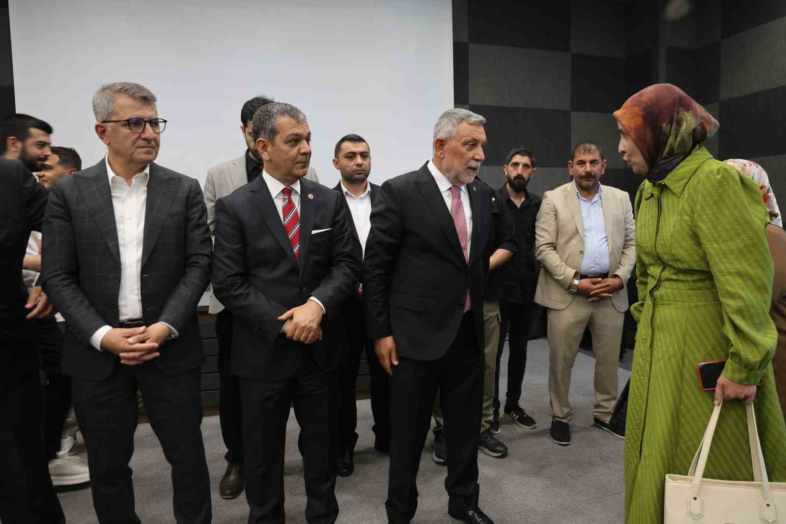 AK Parti Elazığ teşkilatında bayramlaşma 
