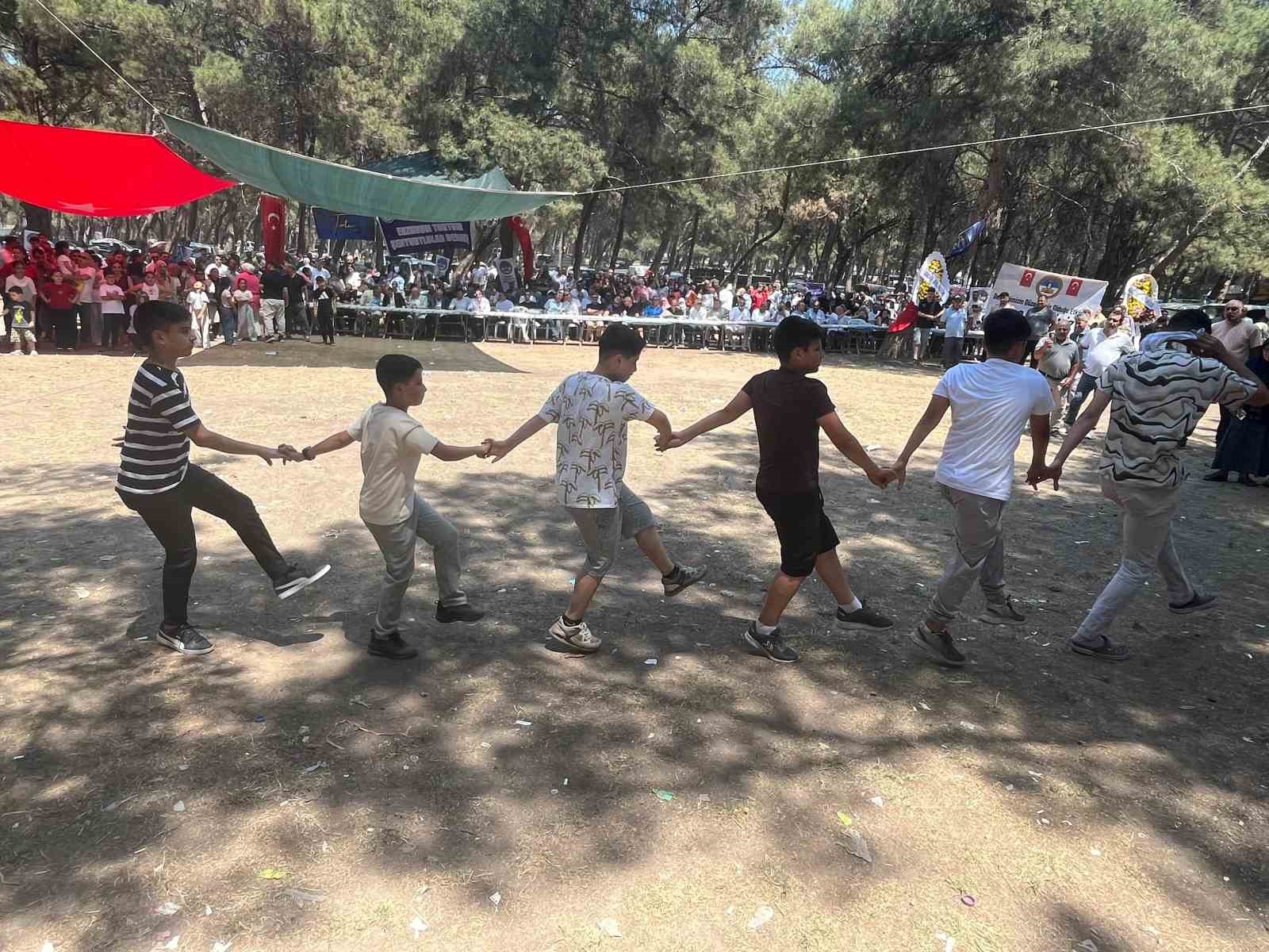 Erzurumlular İzmir’deki piknik şöleninde bir araya geldi 